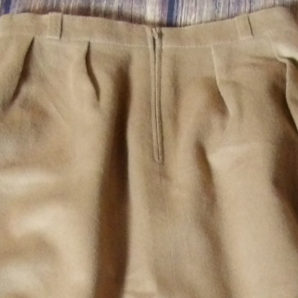Elegant Tan Women's Skirt - Picture 11 of 14